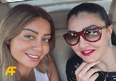 غادة عبد الرازق وابنتها