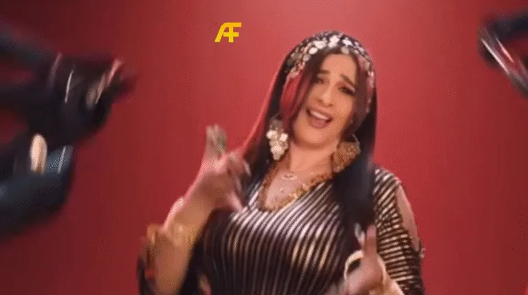 ياسمين عبد العزيز ترقص