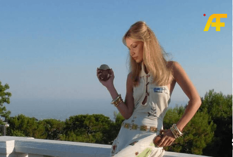 بيلا حديد فستان ريمامي