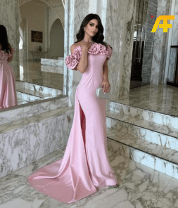 الفساتين الطويلة ذات الذيل المنسدل