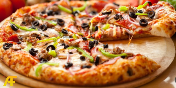 طريقة عمل بيتزا إيطالية منزلية بدون فرن خطوة بخطوة