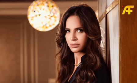 من هي آمال ماهر؟