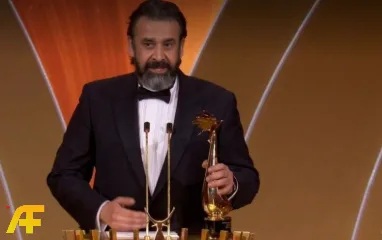 جوائز كريم عبد العزيز