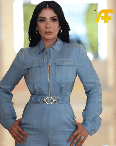 كم عمر منى زكي