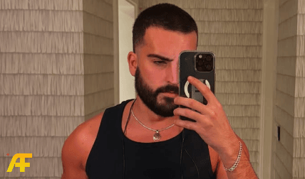 ما هي أبرز أعمال مهند الحمدي؟