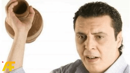 ما هي العوامل المحتملة التي أدت لأزمة طارق الأمير؟