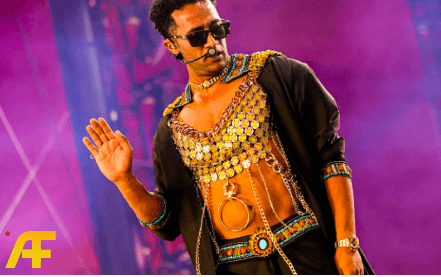 ماذا ارتدى محمد رمضان في كوتشيلا؟