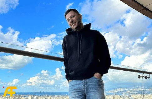 من هو إياد نصار ويكيبيديا؟