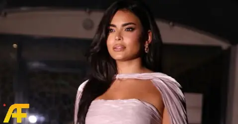 أسماء جلال على مواقع التواصل الاجتماعي