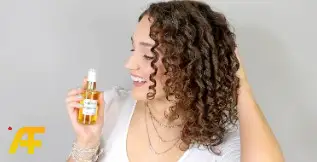 ما هي أفضل الزيوت للشعر الكيرلي والجاف لتقليل التلف والتقصف؟