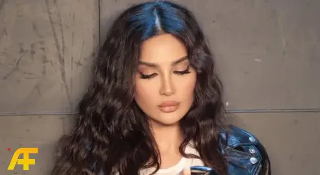 وفاة والد الفنانة شيراز اليوم