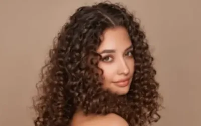 أفضل الزيوت للشعر الكيرلي والجاف لتقليل التلف والتقصف
